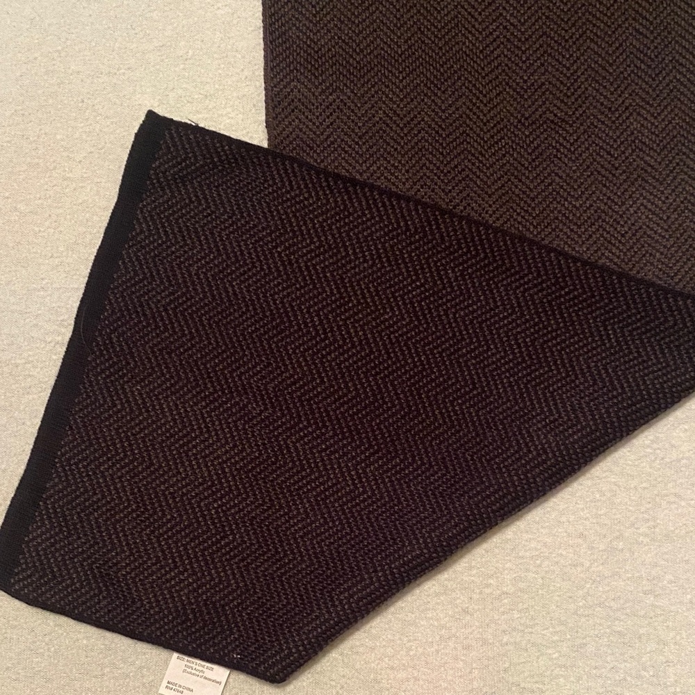 Elegant Black Herringbone Men's Scarf